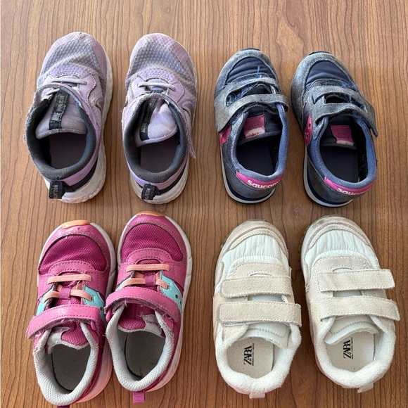 Lot of toddler girl sneakers size 8.5, 9, 9.5 - Picture 1 of 13